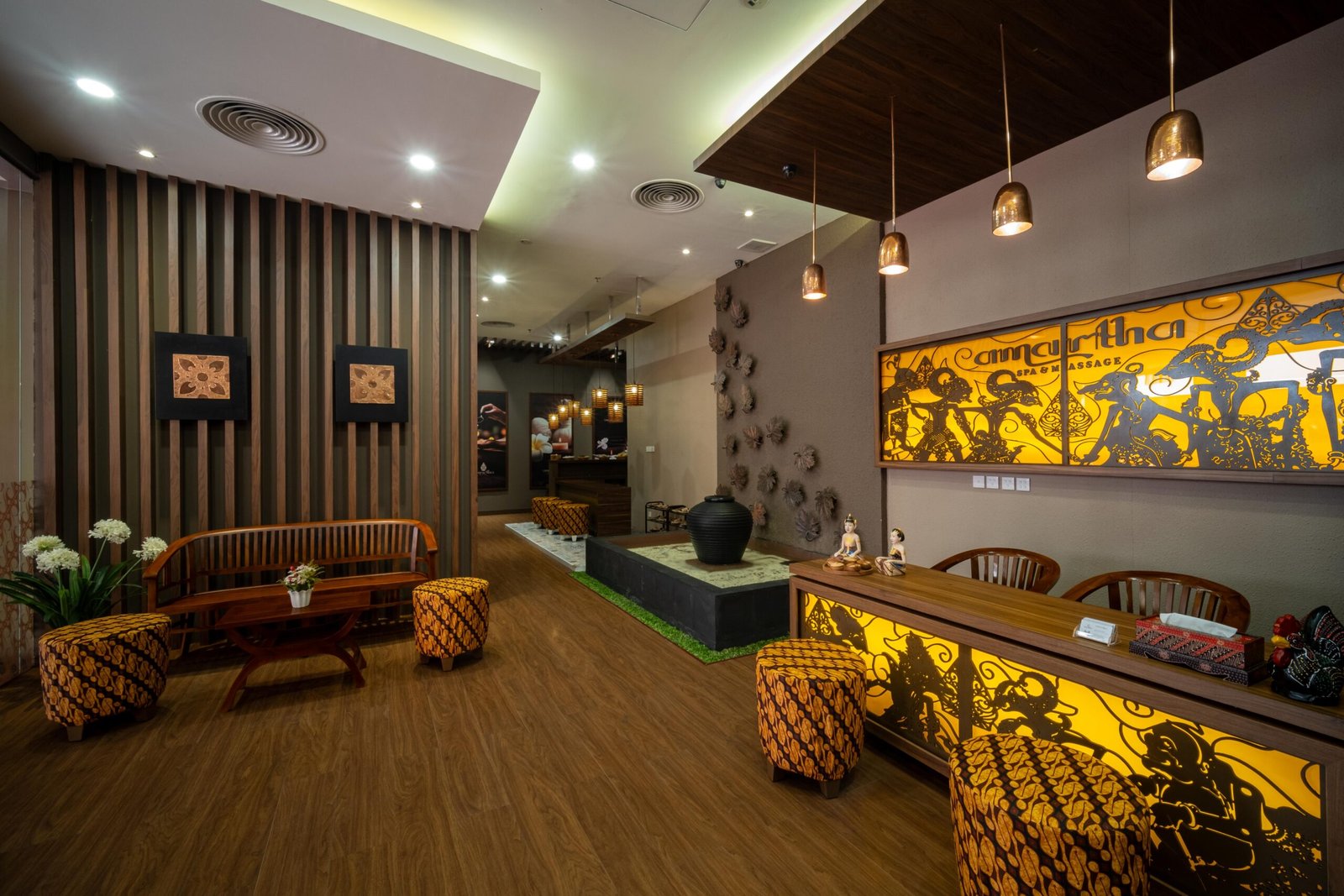 Receptionist martha Spa Traditional Javanese Massage Batam